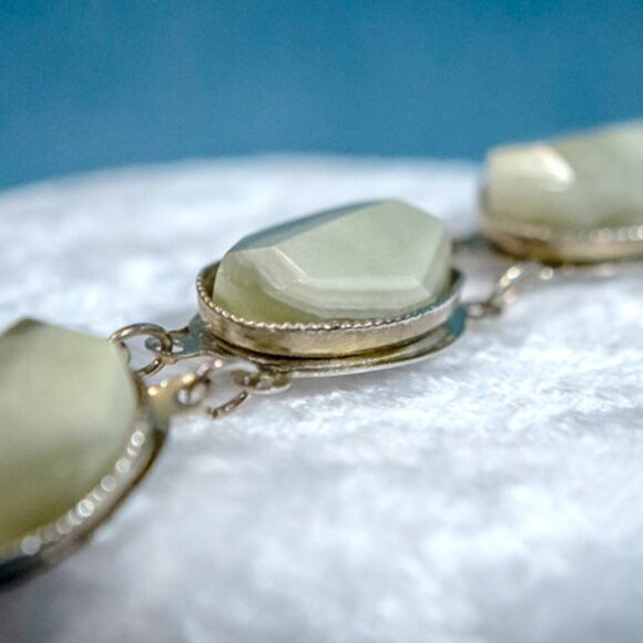 VINTAGE Green ONYX Faceted Marble Cabochon Bracelet - Picture 3 of 6